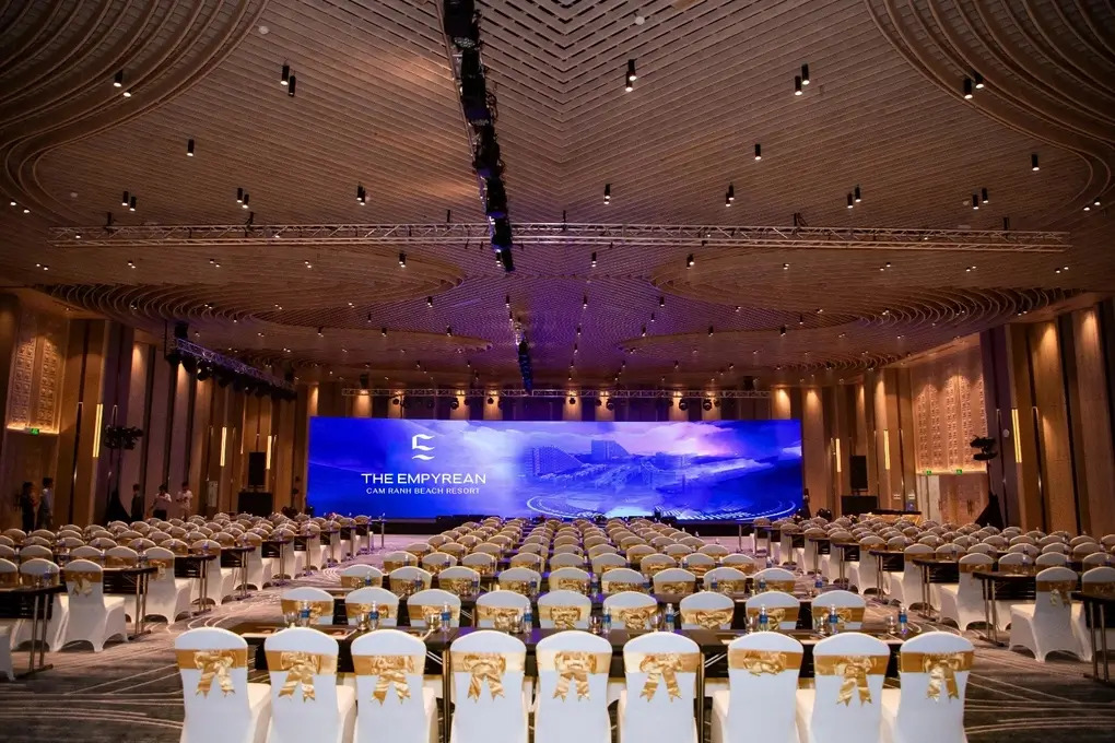 Solis Grand Ballroom rộng hơn 1.700 m2 với thiết kế không cột. Ảnh: The Empyrean Cam Ranh Beach Resort